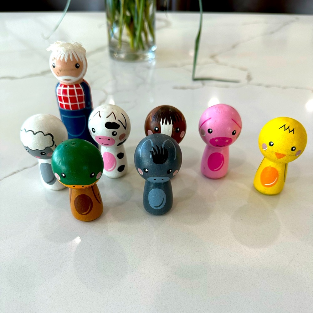 GUC Old McDonald set by Amy’s painted pegs.